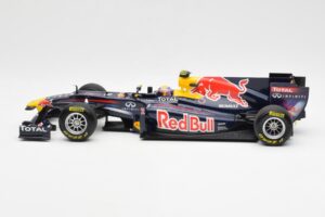 Red Bull Racing RB7 #2 M. Webber Showcar F1 2011 Minichamps 1:18 110110072 メタル - 画像 3/6