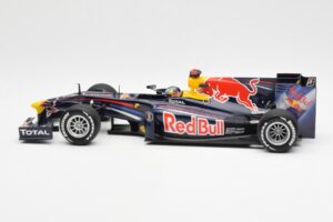 Red Bull Racing Renault RB5 #5 S. Vettel Showcar 2010 Minichamps 1:18 153100175 メタル - 画像 3/6
