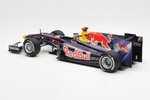 Red Bull Racing Renault RB5 #5 S. Vettel Showcar 2010 Minichamps 1:18 153100175 メタル - 画像 5/6