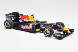 Red Bull Racing Renault RB6 #5 S. Vettel F1 World Champion 2010 Minichamps 1:18 110100005 メタル - 画像 4/6