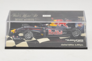 Red Bull Racing RB6 S. Vettel F1 Showcar 2010 Minichamps 1:43 400100075 メタル - 画像 5/5