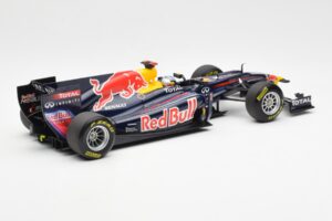 Red Bull Racing Renault RB7 #1 S. Vettel F1 World Champion Showcar 2011 Minichamps 1:18 113110271 メタル - 画像 2/6
