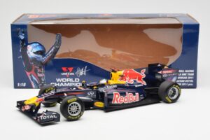 Red Bull Racing Renault RB7 #1 S. Vettel F1 World Champion Showcar 2011 Minichamps 1:18 113110271 メタル - 画像 6/6