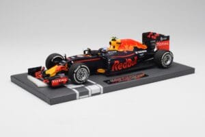 Red Bull RB12 #33 M. Verstappen Spain GP Winner 2016 Minichamps 1:18 117160333 メタル - 画像 2/7