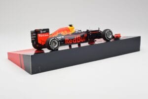 Red Bull RB12 #33 M. Verstappen Spain GP Winner 2016 Minichamps 1:18 147160533 メタル - 画像 3/6
