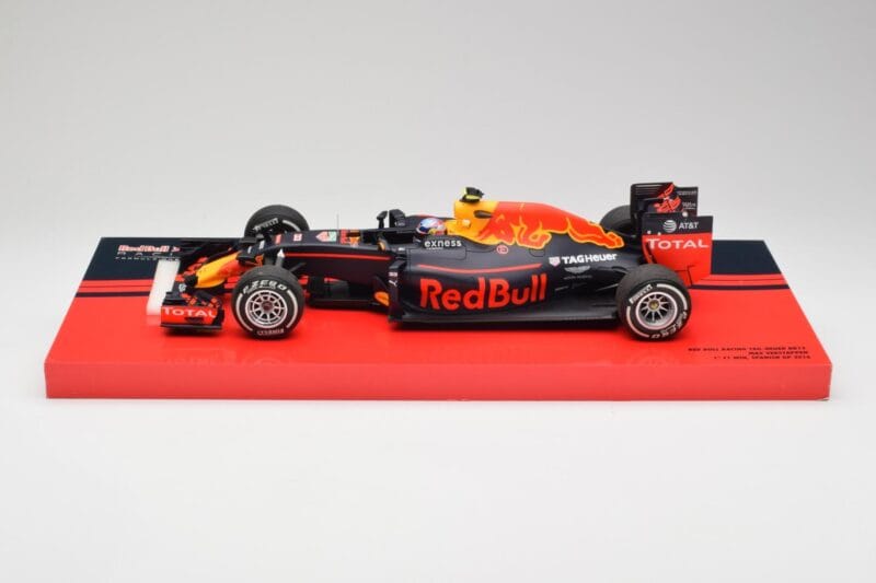 Red Bull RB12 #33 M. Verstappen Spain GP Winner 2016 Minichamps 1:18 147160533 メタル
