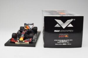 Red Bull RB15 #33 M. Verstappen Brazil GP Winner 2019 Minichamps 1:18 113191933 メタル - 画像 7/7