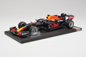 Red Bull RB16B #33 M. Verstappen Dutch GP Winner 2021 Minichamps 1:18 113212533 メタル - 画像 2/7