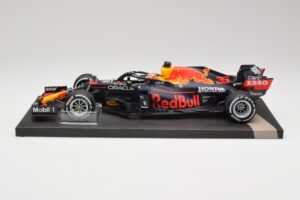 Red Bull RB16B #33 M. Verstappen Dutch GP Winner 2021 Minichamps 1:18 113212533 メタル