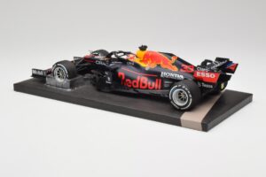 Red Bull RB16B #33 M. Verstappen Dutch GP Winner 2021 Minichamps 1:18 113212533 メタル - 画像 5/7