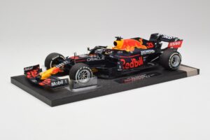 Red Bull RB16B #33 M. Verstappen Styrian & Austrian GP Winner 2021 Minichamps 1:18 113210933 メタル - 画像 2/6