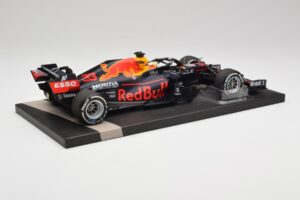 Red Bull RB16B #33 M. Verstappen Styrian & Austrian GP Winner 2021 Minichamps 1:18 113210933 メタル - 画像 3/6
