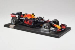 Red Bull RB16B #33 M. Verstappen Styrian & Austrian GP Winner 2021 Minichamps 1:18 113210933 メタル - 画像 4/6
