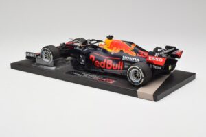 Red Bull RB16B #33 M. Verstappen Styrian & Austrian GP Winner 2021 Minichamps 1:18 113210933 メタル - 画像 5/6