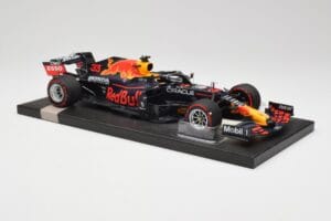Red Bull RB16B #33 M. Verstappen Abu Dhabi GP 2021 Winner Missing Figurine & Pitboard Minichamps 1:18 113212333 レジン - 画像 4/7