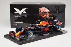 Red Bull RB16B #33 M. Verstappen Belgian GP 2021 Winner Minichamps 1:18 113211333 レジン - 画像 6/7