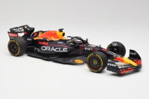 Red Bull RB18 #1 M. Verstappen France GP Winner 2022 Minichamps 1:18 110221201 メタル - 画像 4/7