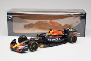Red Bull RB18 #1 M. Verstappen France GP Winner 2022 Minichamps 1:18 110221201 メタル - 画像 6/7