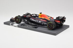 Red Bull RB18 #1 M. Verstappen Japan GP Winner No Figure 2022 Minichamps 1:18 113221801B メタル - 画像 5/7