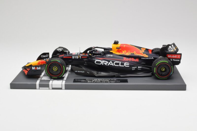 Red Bull RB18 #1 M. Verstappen Japan GP Winner No Figure 2022 Minichamps 1:18 Red Bull RB18 #1 M. Verstappen Japan GP Winner No Figure 2022 Minichamps 1:18 113221801B メタル