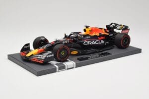 Red Bull RB18 Oracle #1 M. Verstappen Dutch GP 2022 Winner Minichamps 1:18 113221501 レジン - 画像 2/7