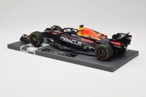 Red Bull RB18 Oracle #1 M. Verstappen Japanese GP 2022 World Champion Minichamps 1:18 113221801 レジン - 画像 5/7