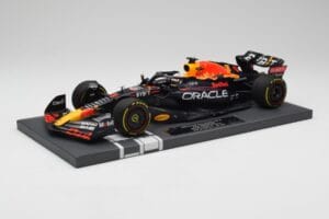 Red Bull RB18 Oracle #1 M. Verstappen US GP 2022 Winner Minichamps 1:18 113221901 レジン - 画像 2/7