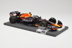 Red Bull RB18 #1 M. Verstappen Emilia Romagna GP 2022 Winner Minichamps 1:18 113220401 レジン - 画像 4/7