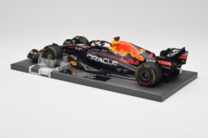 Red Bull RB18 #1 M. Verstappen Emilia Romagna GP 2022 Winner Minichamps 1:18 113220401 レジン - 画像 5/7
