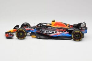Red Bull RB19 #1 M. Verstappen Austin GP Winner 2023 Minichamps 1:18 110231901 メタル - 画像 3/6