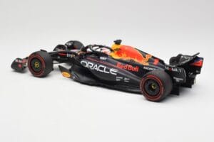 Red Bull RB19 #1 M. Verstappen Qatar Sprint Race 2nd WC 2023 Minichamps 1:18 110231801 メタル - 画像 5/6