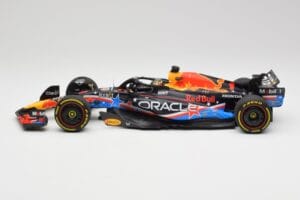 Red Bull RB19 #11 S. Perez Austin GP 2023 Minichamps 1:18 110231911 メタル - 画像 3/6