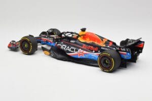 Red Bull RB19 #11 S. Perez Austin GP 2023 Minichamps 1:18 110231911 メタル - 画像 5/6