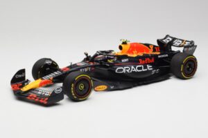Red Bull RB19 #11 S. Perez Italian GP 2nd 2023 Minichamps 1:18 110231511 メタル