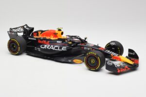 Red Bull RB19 #11 S. Perez Italian GP 2nd 2023 Minichamps 1:18 110231511 メタル - 画像 6/6
