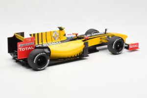 Renault F1 Team R30 #11 V. Petrov Showcar F1 2010 Minichamps 1:18 150100082 メタル - 画像 2/6