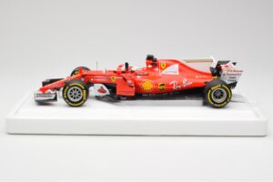 Scuderia Ferrari SF70H #5 S. Vettel Winner Australian GP 2017 End of Race BBR 1:18 BBR181705-E メタル - 画像 3/7