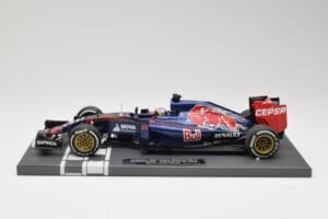Scuderia Toro Rosso STR10 Renault #33 M. Verstappen Australian GP 2015 Minichamps 1:18 117150033 レジン
