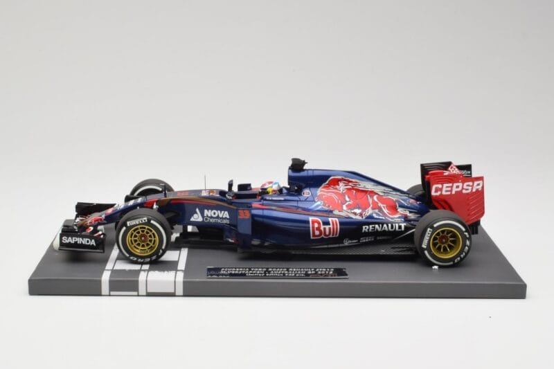 Scuderia Toro Rosso STR10 Renault #33 M. Verstappen Australian GP 2015 Minichamps 1:18 117150033 レジン