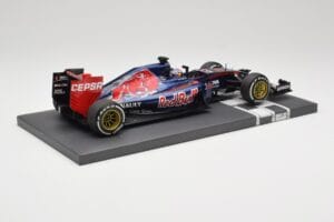 Scuderia Toro Rosso STR10 Renault #33 M. Verstappen Australian GP 2015 Minichamps 1:18 117150033 レジン - 画像 3/7