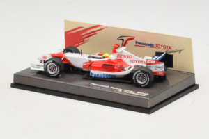 Toyota TF105 #17 R. Schumacher Panasonic Toyota Racing F1 2005 Minichamps 1:43 AM58296 メタル - 画像 3/5