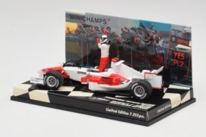 Toyota TF105 #16 J. Trulli Malaysia GP Podium 2005 Minichamps 1:43 400050116 メタル - 画像 3/4