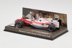 Toyota TF109 Panasonic Toyota Racing #9 J. Trulli F1 2009 Minichamps 1:43 AM62130 メタル - 画像 3/5