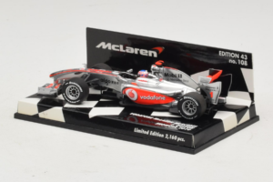 Vodafone McLaren Mercedes MP4-25 J. Button F1 Showcar 2010 Minichamps 1:43 530104371 メタル - 画像 3/5