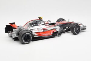 McLaren MP4-23 Mercedes #23 H. Kovalainen 2008 Minichamps 1:18 530081823 メタル - 画像 2/6