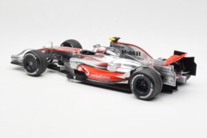 McLaren MP4-23 Mercedes #23 H. Kovalainen 2008 Minichamps 1:18 530081823 メタル - 画像 5/6