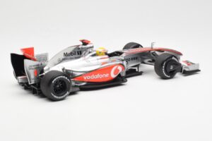 McLaren MP4-24 #1 L. Hamilton 2009 Dealer Edition Minichamps 1:18 503091801 メタル - 画像 2/6