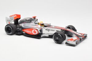 McLaren MP4-24 #1 L. Hamilton 2009 Dealer Edition Minichamps 1:18 503091801 メタル - 画像 4/6
