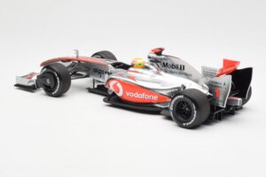McLaren MP4-24 #1 L. Hamilton 2009 Dealer Edition Minichamps 1:18 503091801 メタル - 画像 5/6