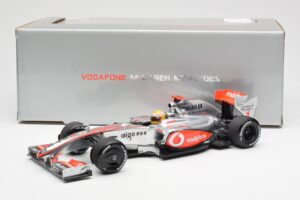 McLaren MP4-24 #1 L. Hamilton 2009 Dealer Edition Minichamps 1:18 503091801 メタル - 画像 6/6